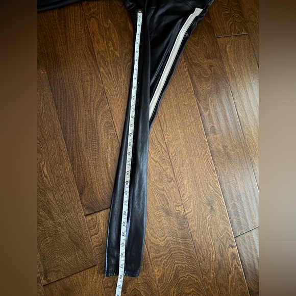 SPANX Faux Leather Tuxedo Stripe Leggings Black White Women’s XSmall - Picture 8 of 9